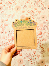 Load image into Gallery viewer, Personalized Teacher Sticky Note Holder – Floral Design